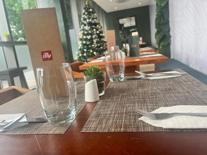 Plsa Airport-The Lennox Apartment Accra Bagian luar foto